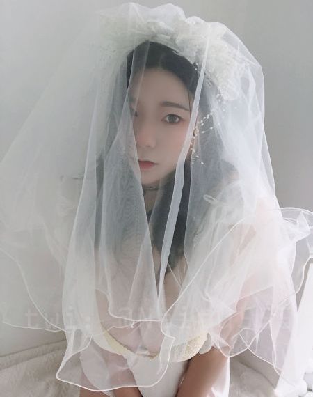 男女主穿睡袍一同拍照av_BD韩语完整视频观看